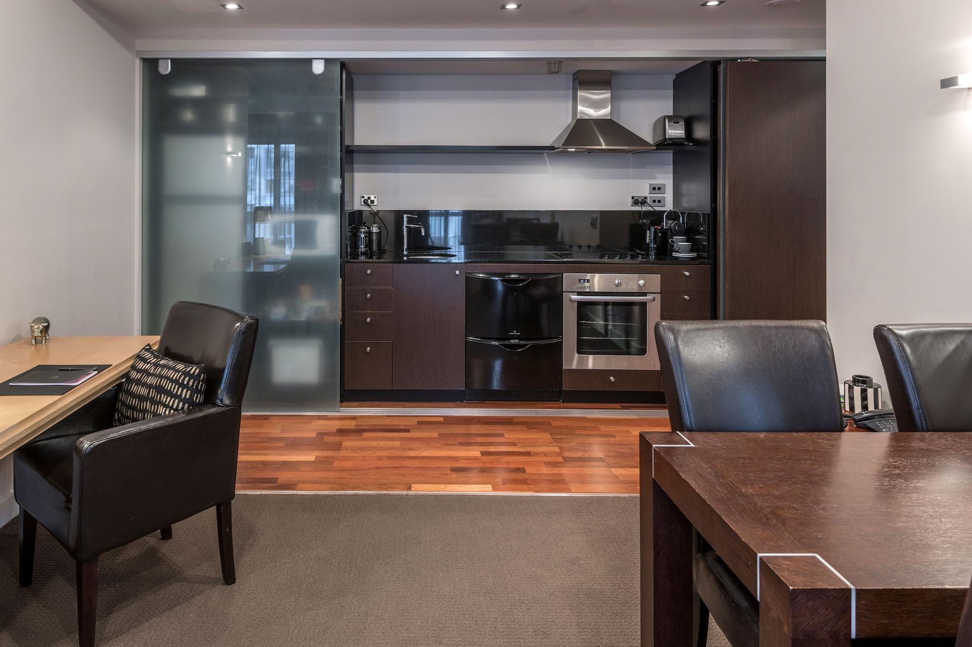 Museum Apartment Hotel, Independent Collection By Evt Wellington Eksteriør bilde A kitchen in a serviced apartment